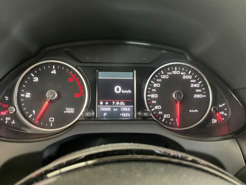 Audi Q5 3.0 V6 TDI quattro — zdjęcie 13