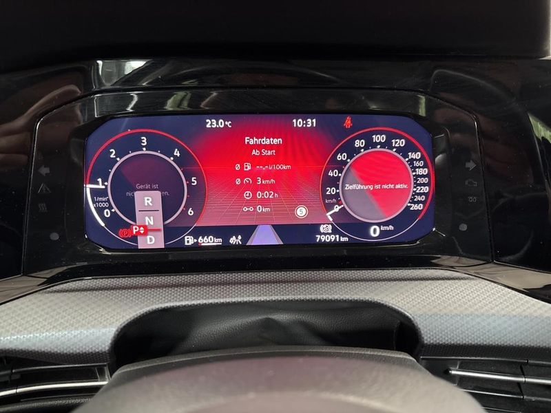 Volkswagen Golf VIII 2.0 TDI Active — zdjęcie 10