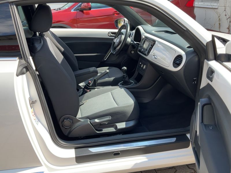 Volkswagen Beetle 1.2 TSI Design — zdjęcie 11