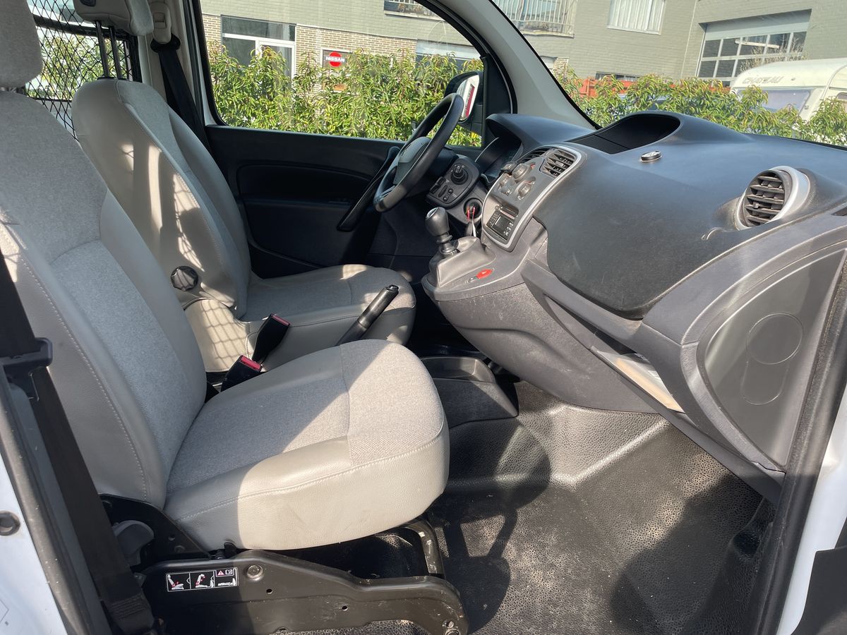 Renault Kangoo 2021 — photo 11