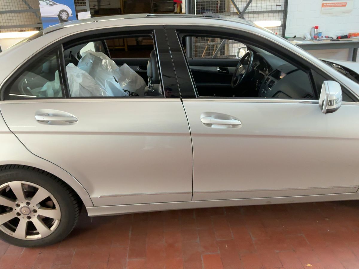 Mercedes-Benz C-Klasse 2010 — photo 11