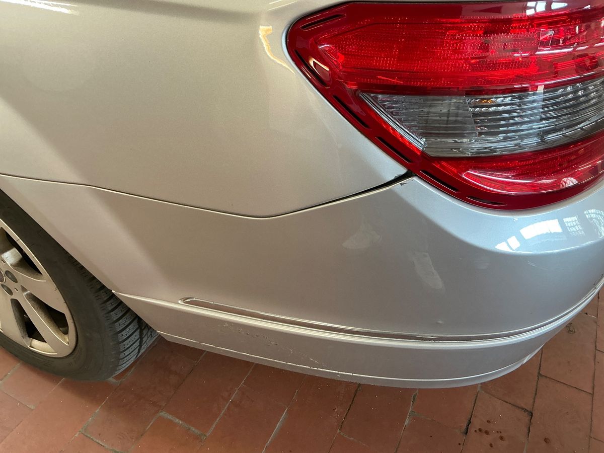 Mercedes-Benz C-Klasse 2010 — photo 34