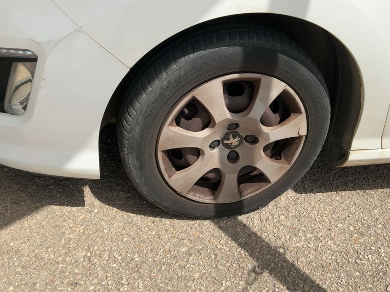 Peugeot 308 1.6 HDi Active 2011 – снимка 3