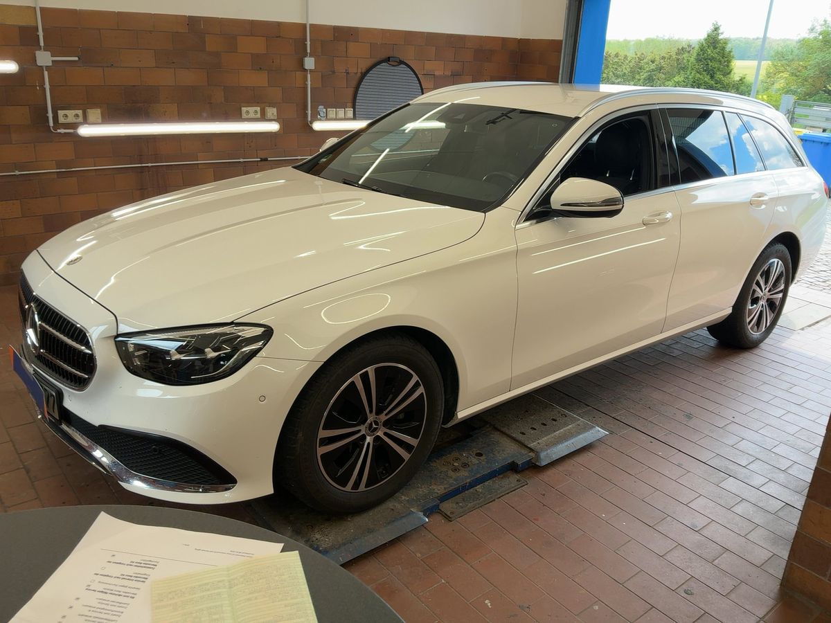 Mercedes-Benz E-Klasse 2022 — photo 1