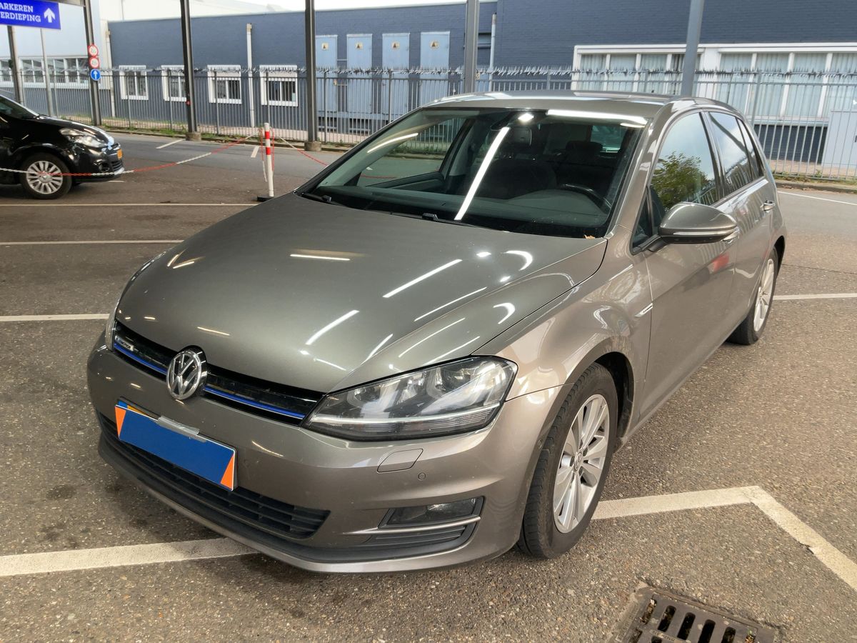 Volkswagen Golf VII 1.6 TDI Comfortline BlueMotion