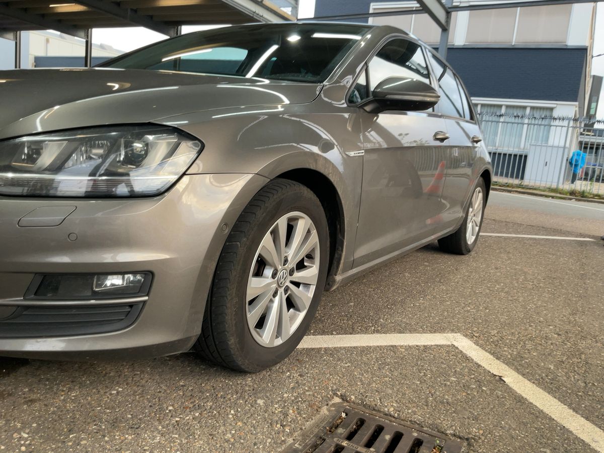 Volkswagen Golf VII 1.6 TDI Comfortline BlueMotion