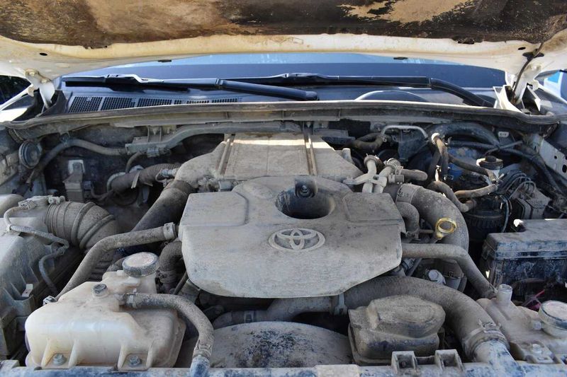 Toyota Hilux 2.4 D-4D Double Cab Comfort 4x4 — zdjęcie 3