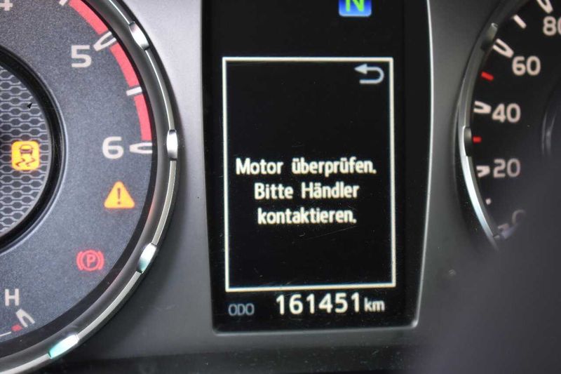 Toyota Hilux 2.4 D-4D Double Cab Comfort 4x4 — zdjęcie 7