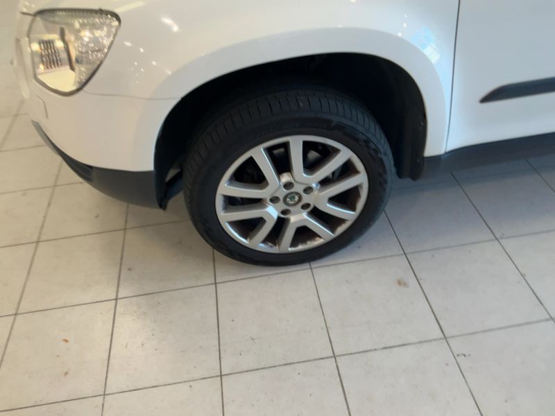 Skoda Yeti 2.0 TDI Experience 4x4 2010 – снимка 3