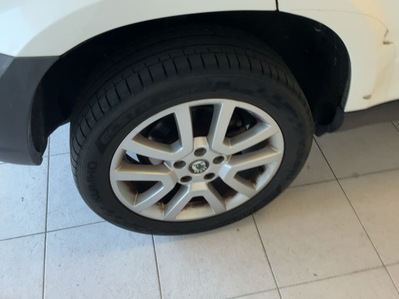 Skoda Yeti 2.0 TDI Experience 4x4 2010 – снимка 9