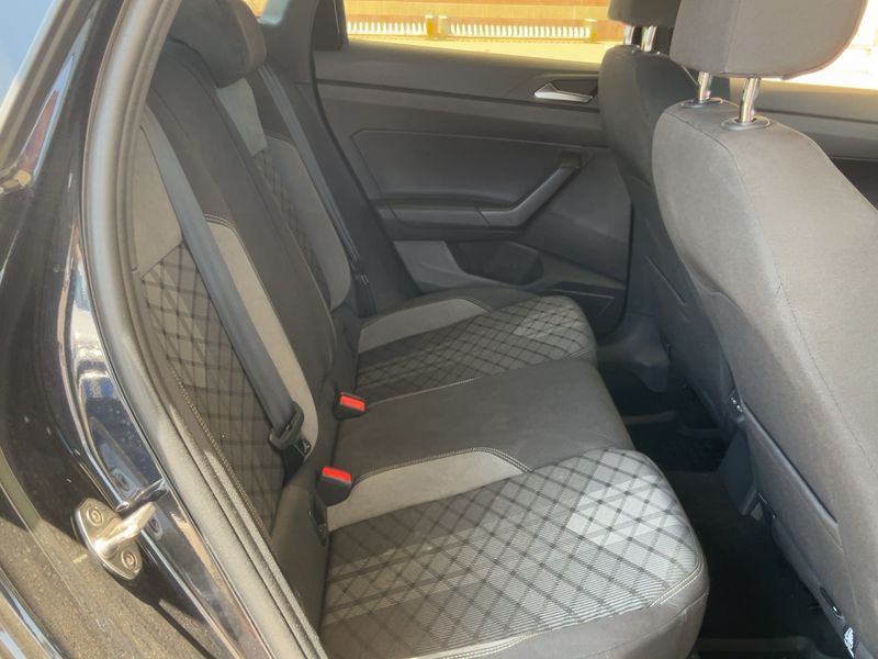 Volkswagen Taigo 1.5 TSI ACT R-Line — zdjęcie 14