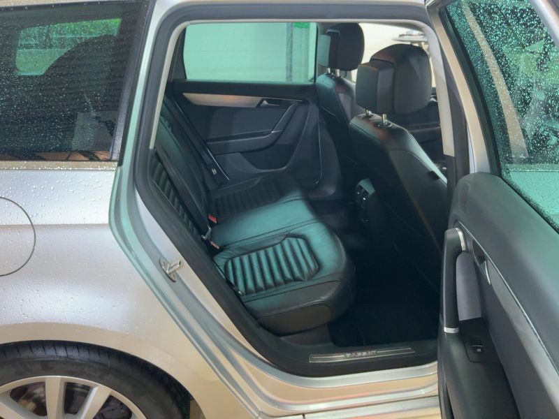 Volkswagen Passat 2.0 TDI Highline BlueTDI — zdjęcie 14