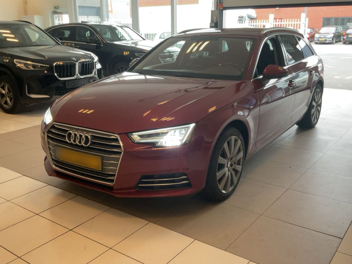 Audi A4 2018 — photo 1