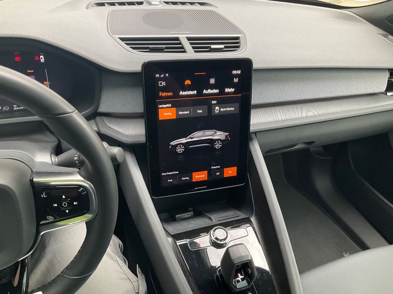 Polestar 2 Long Range Dual — zdjęcie 12