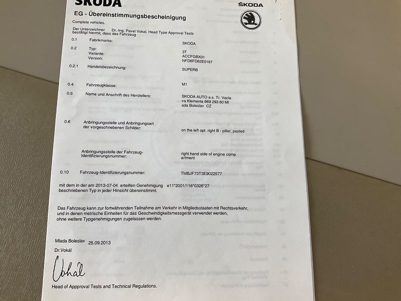 Skoda Superb 2.0 TDI Elegance — zdjęcie 16