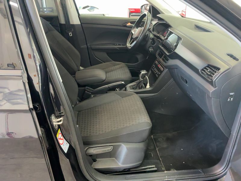 Volkswagen T-Cross 1.0 TSI Sport — zdjęcie 11