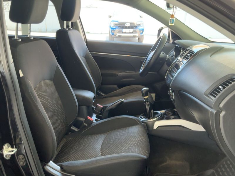 Mitsubishi ASX 1.8 DI-D Motion 2WD — zdjęcie 11
