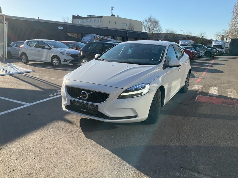 V40 2.0 D2 Momentum