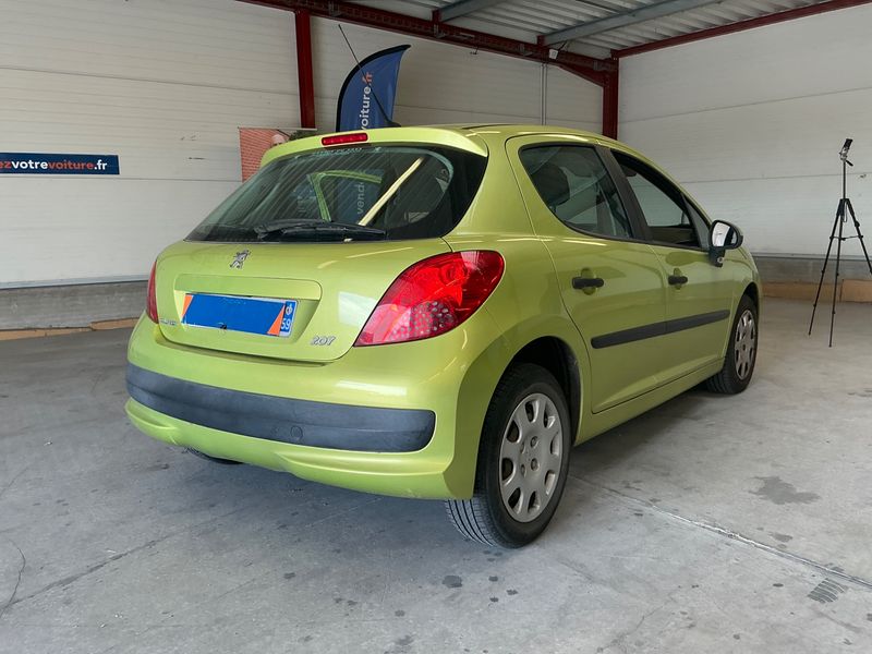 Peugeot 207 1.4 Urban — zdjęcie 2
