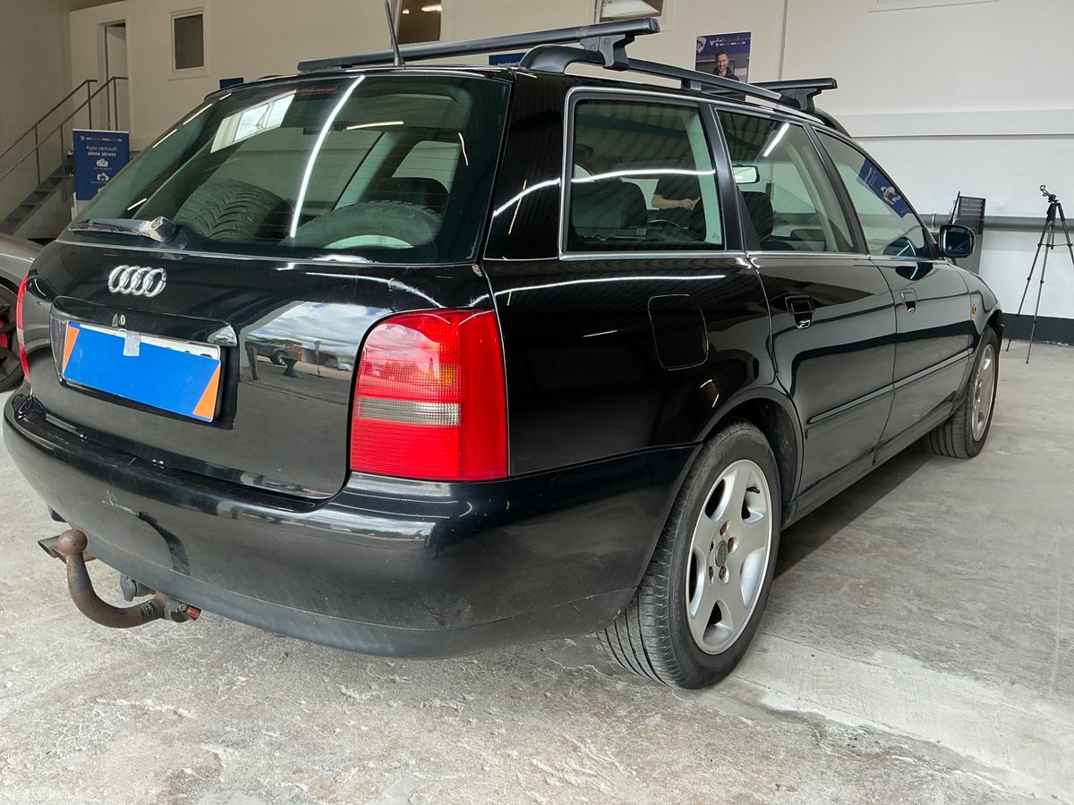 Audi A4 2.6 V6 quattro