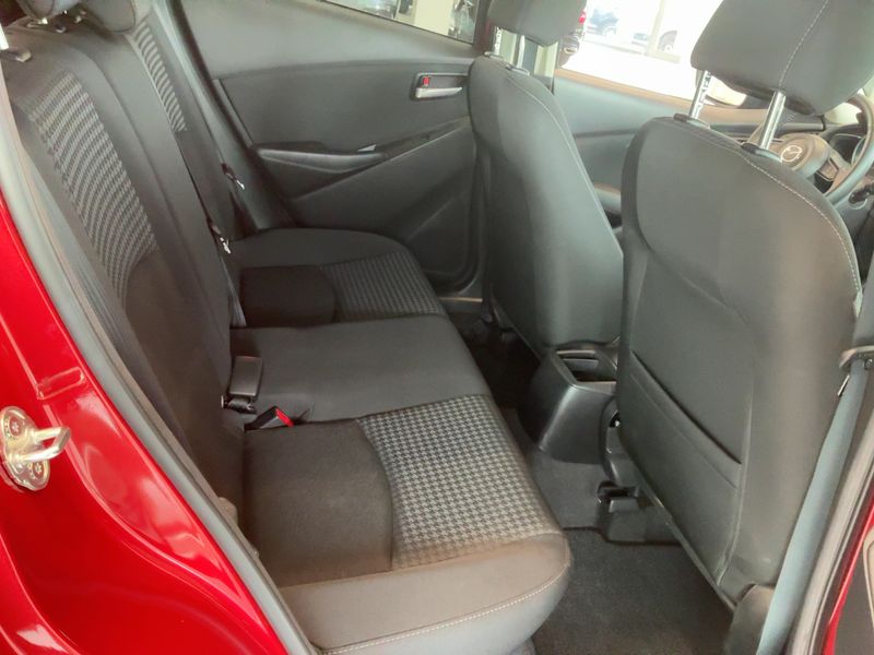 Mazda 2 1.5 Kizoku — zdjęcie 14