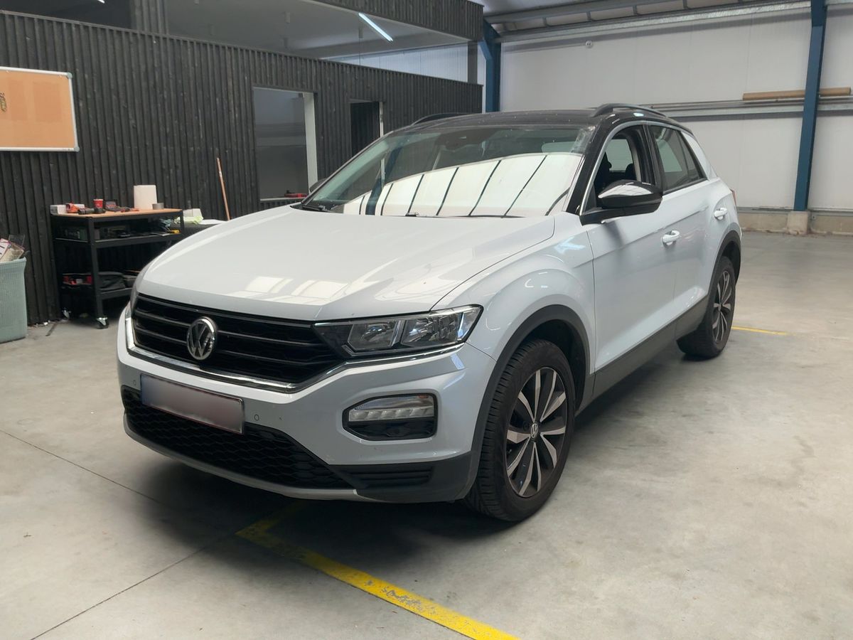 Volkswagen T-Roc 2019 — photo 1