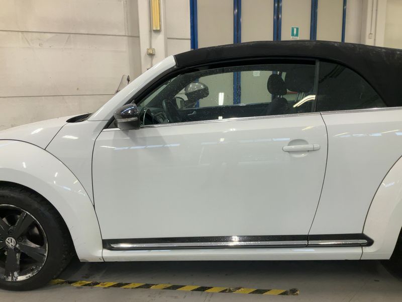Volkswagen Beetle 2.0 TDI Sport BlueMotion Tech — zdjęcie 4