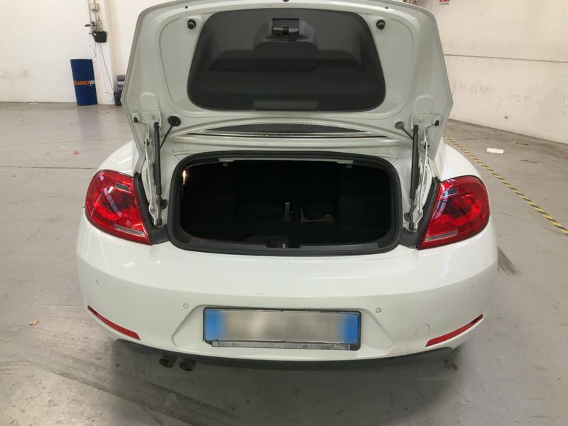 Volkswagen Beetle 2.0 TDI Sport BlueMotion Tech — zdjęcie 10