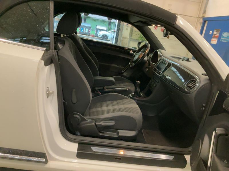 Volkswagen Beetle 2.0 TDI Sport BlueMotion Tech — zdjęcie 11