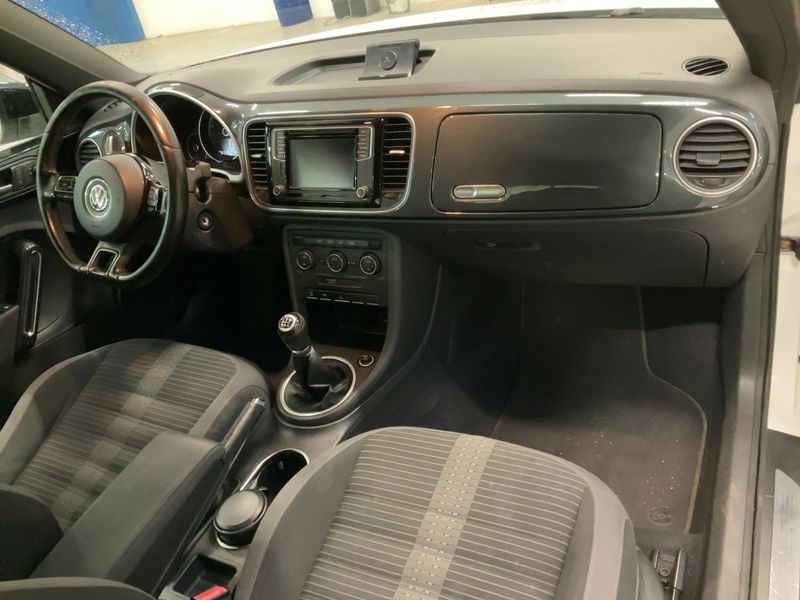 Volkswagen Beetle 2.0 TDI Sport BlueMotion Tech — zdjęcie 12