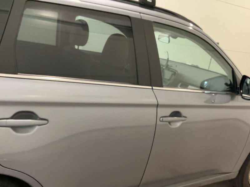 Mitsubishi Outlander 2.0 PHEV PHEV Basis 4WD — zdjęcie 7