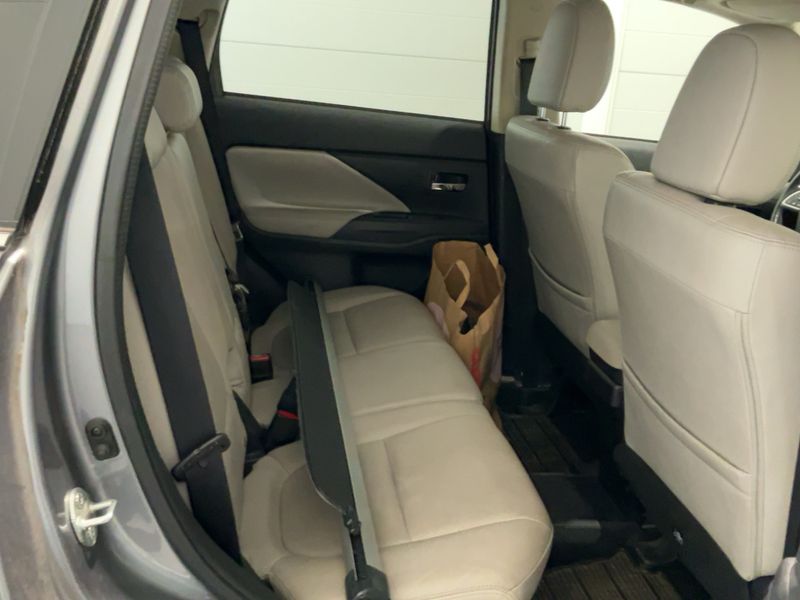 Mitsubishi Outlander 2.0 PHEV PHEV Basis 4WD — zdjęcie 14