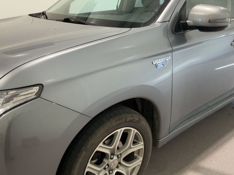 Mitsubishi Outlander 2.0 PHEV PHEV Basis 4WD — zdjęcie 2