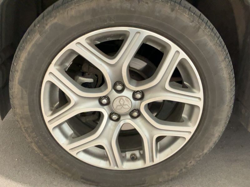 Mitsubishi Outlander 2.0 PHEV PHEV Basis 4WD 2014 – снимка 3