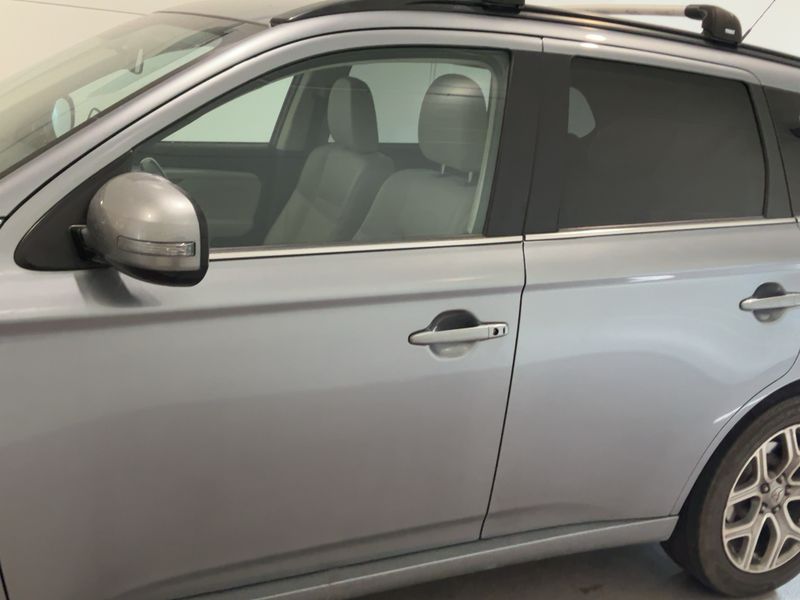 Mitsubishi Outlander 2.0 PHEV PHEV Basis 4WD — zdjęcie 4