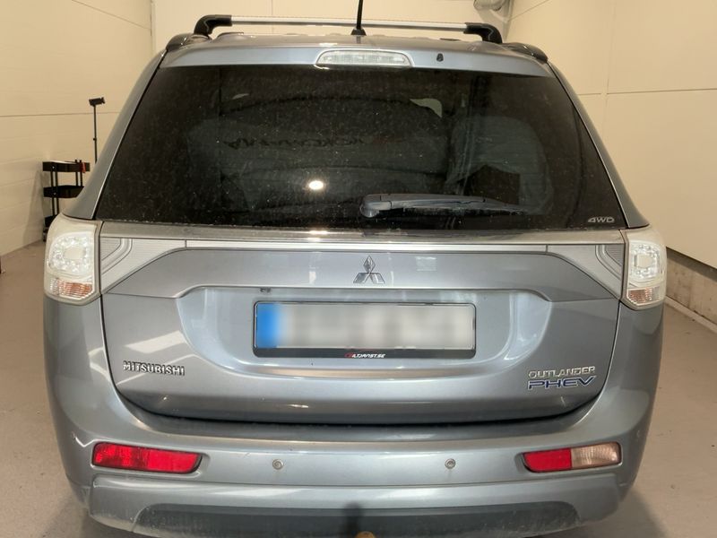 Mitsubishi Outlander 2.0 PHEV PHEV Basis 4WD — zdjęcie 5