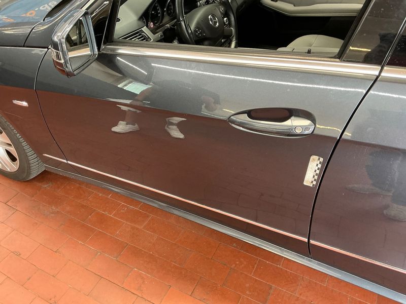 Mercedes-Benz E-Klasse E 350 CGI BlueEfficiency Avantgarde 2010 – снимка 29