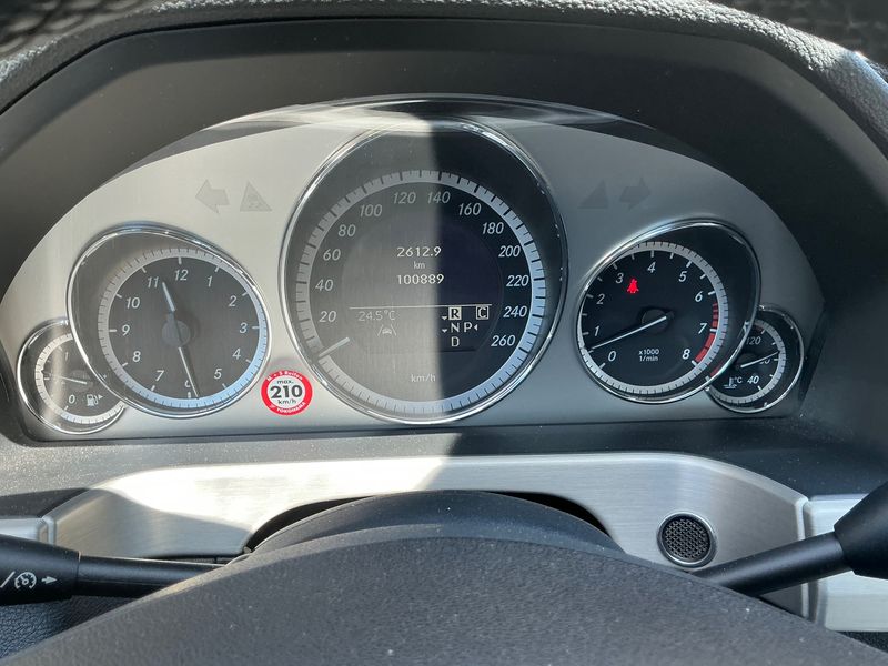 Mercedes-Benz E-Klasse E 350 CGI BlueEfficiency Avantgarde 2010 – снимка 18