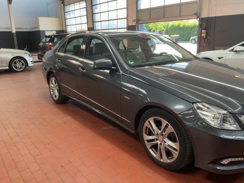 Mercedes-Benz E-Klasse E 350 CGI BlueEfficiency Avantgarde 2010 – снимка 12