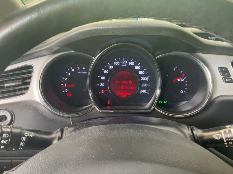 Kia cee'd 1.6 CRDi Dream Team 2015 – снимка 18