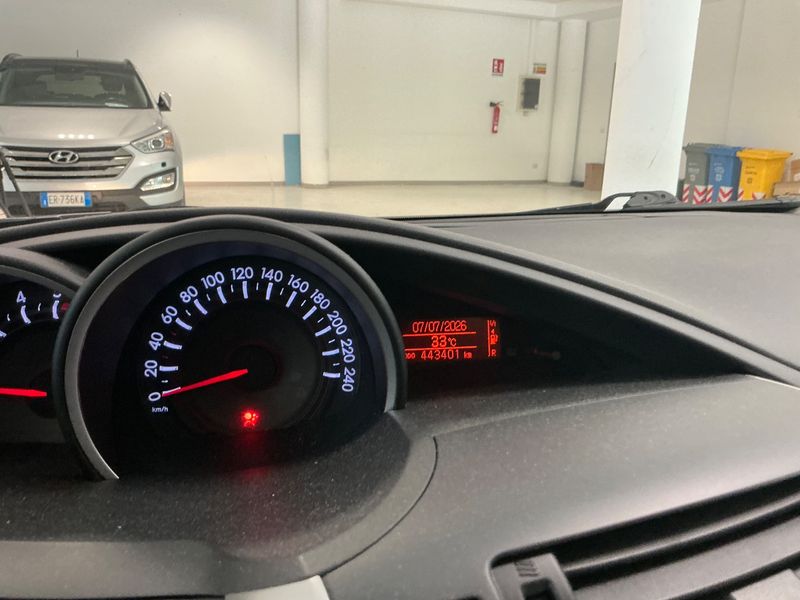 Toyota Verso 2.0 D-4D Dynamic — zdjęcie 4