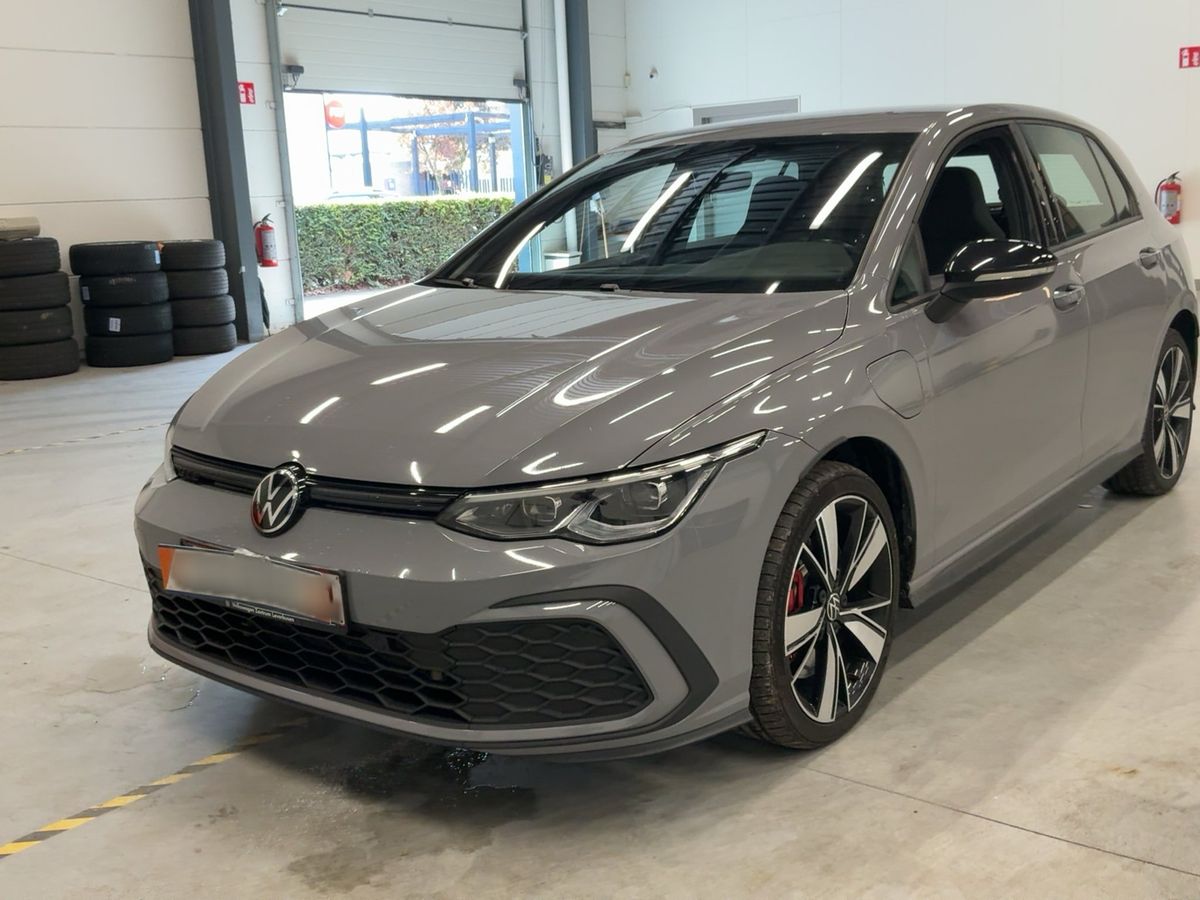 Volkswagen Golf 2021 — photo 1
