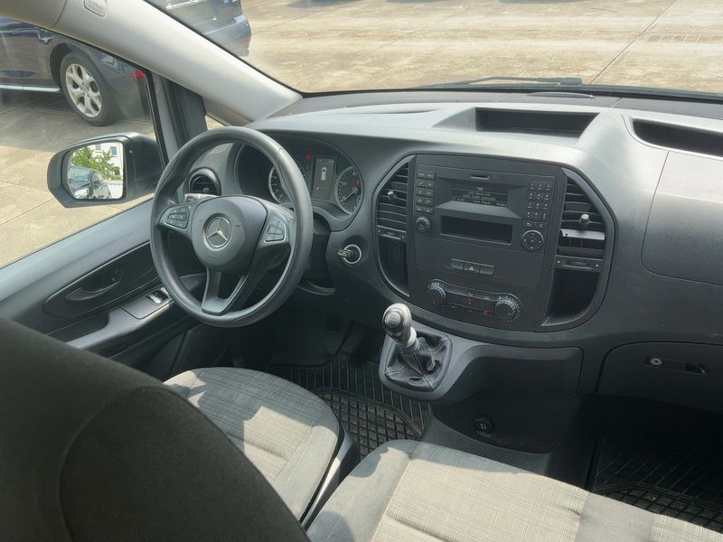 Mercedes-Benz Vito Tourer 109 CDI lang Pro — zdjęcie 12