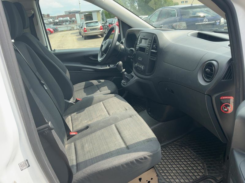 Mercedes-Benz Vito Tourer 109 CDI lang Pro — zdjęcie 11