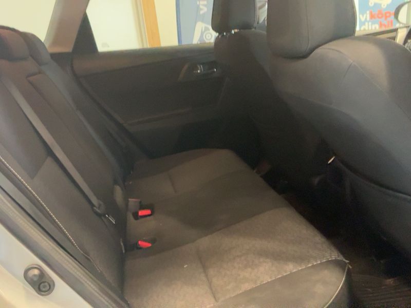 Toyota Auris Touring Sports 1.6 Comfort — zdjęcie 14