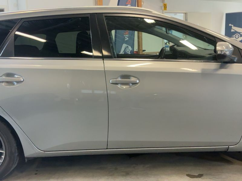 Toyota Auris Touring Sports 1.6 Comfort — zdjęcie 7