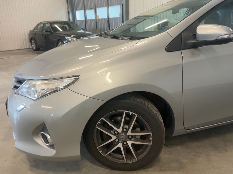 Toyota Auris Touring Sports 1.6 Comfort — zdjęcie 2