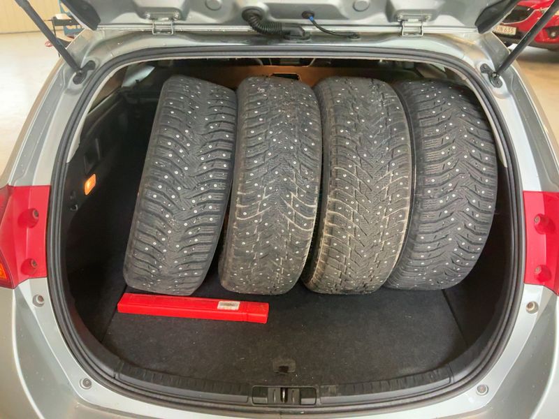 Toyota Auris Touring Sports 1.6 Comfort — zdjęcie 10