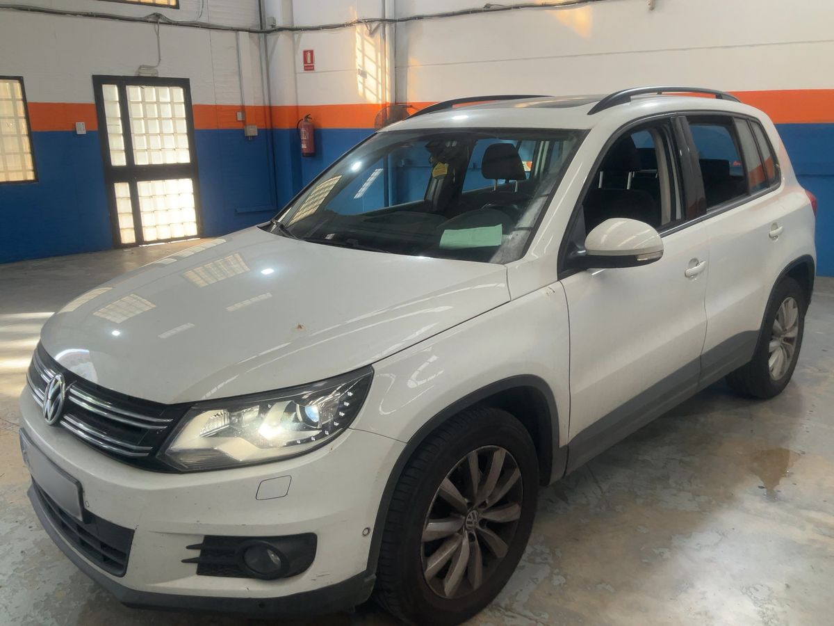 Volkswagen Tiguan 2015 — photo 1