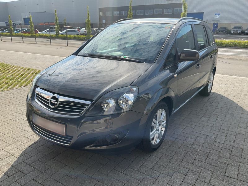Opel Zafira 1.6 Family Plus